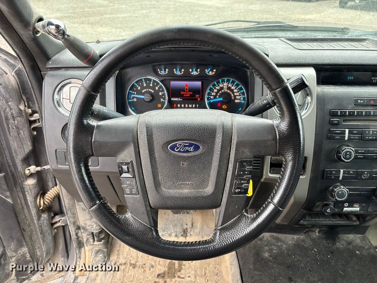 image for item FC5766 2012 Ford F150 XLT Crew Cab pickup truck