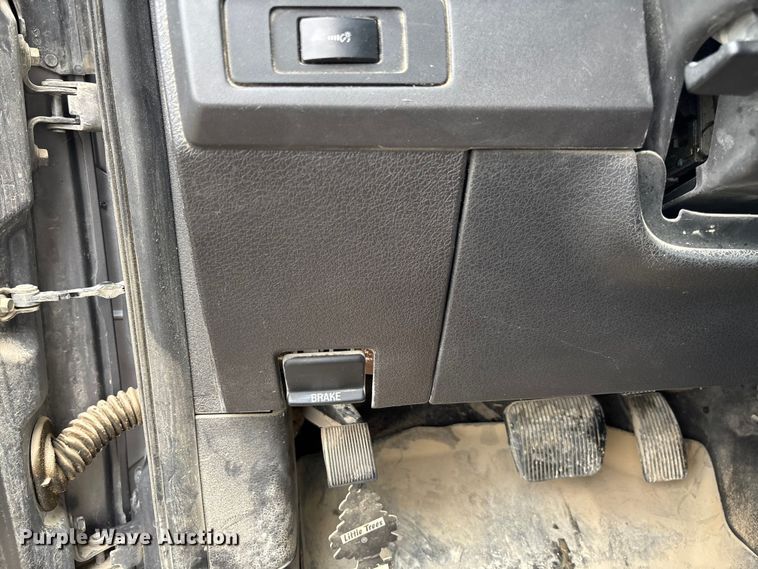 image for item FC5766 2012 Ford F150 XLT Crew Cab pickup truck