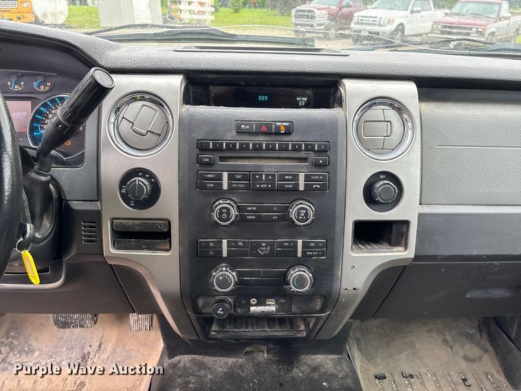 image for item FC5766 2012 Ford F150 XLT Crew Cab pickup truck