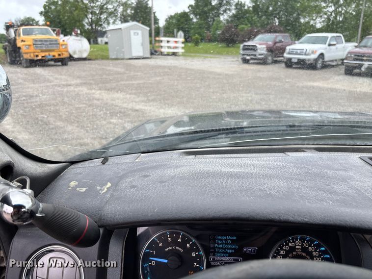 image for item FC5766 2012 Ford F150 XLT Crew Cab pickup truck