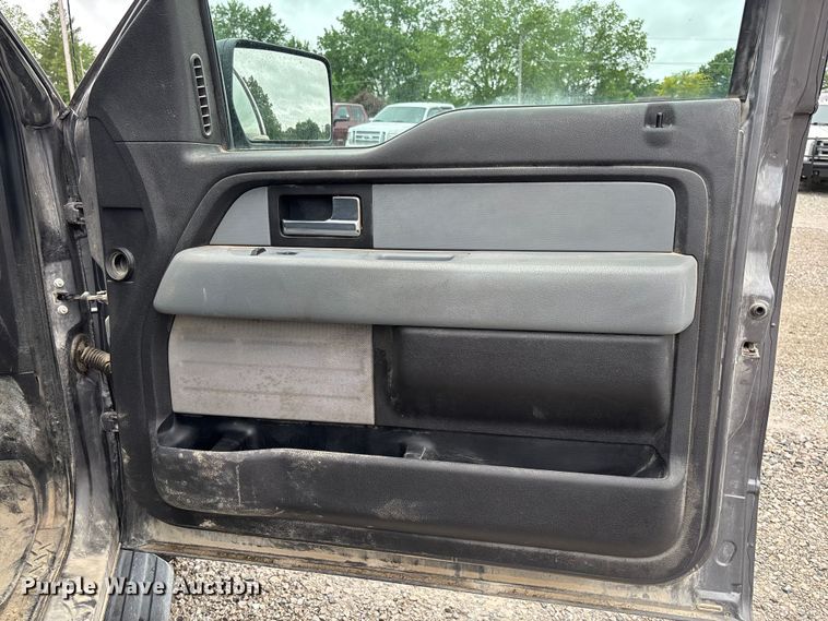 image for item FC5766 2012 Ford F150 XLT Crew Cab pickup truck