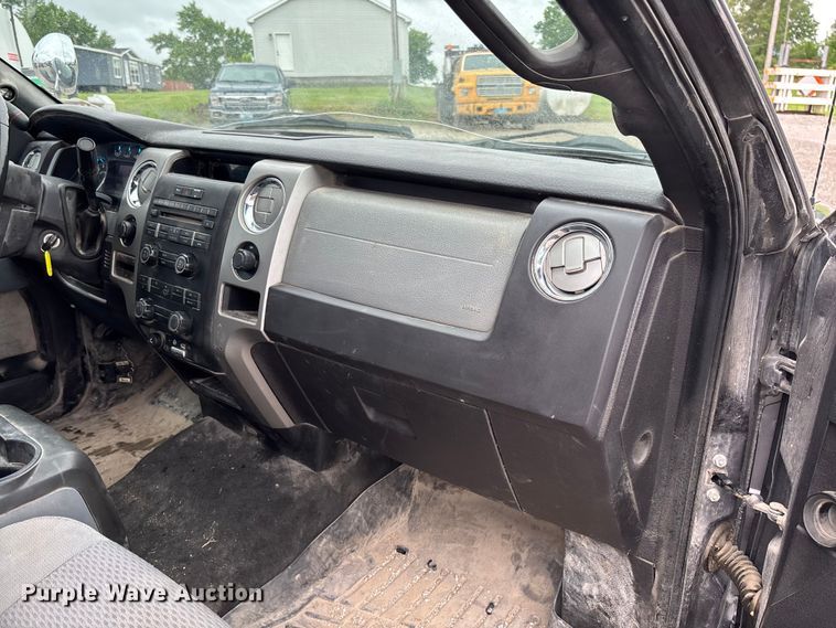image for item FC5766 2012 Ford F150 XLT Crew Cab pickup truck