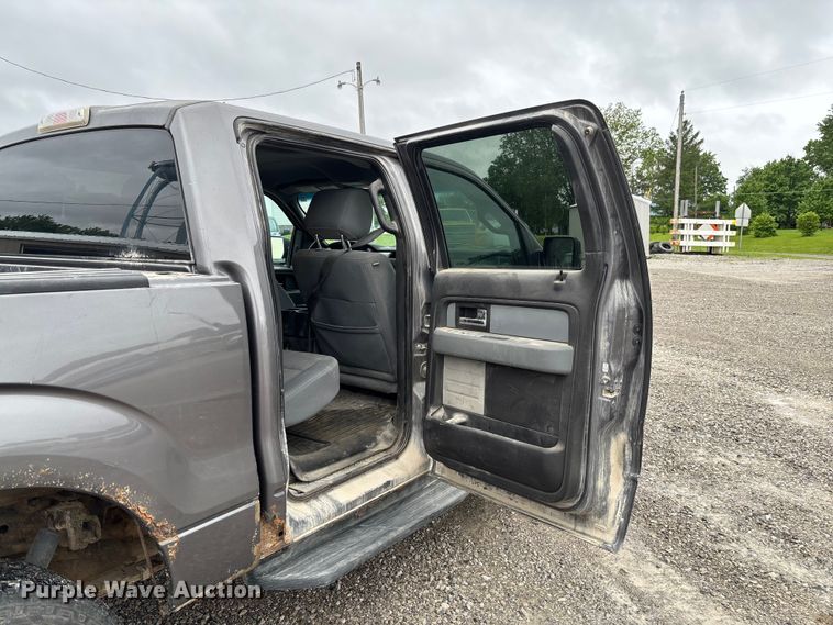 image for item FC5766 2012 Ford F150 XLT Crew Cab pickup truck