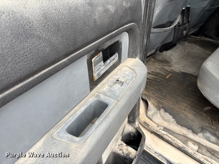 image for item FC5766 2012 Ford F150 XLT Crew Cab pickup truck