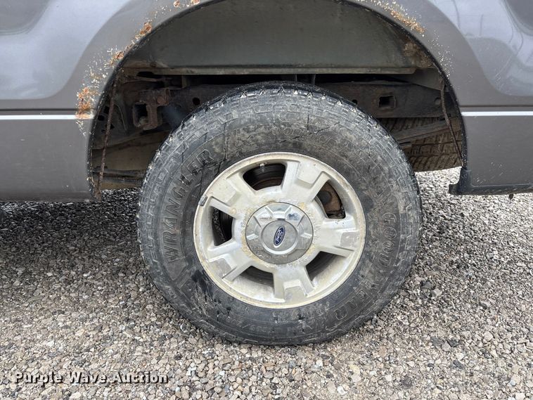 image for item FC5766 2012 Ford F150 XLT Crew Cab pickup truck