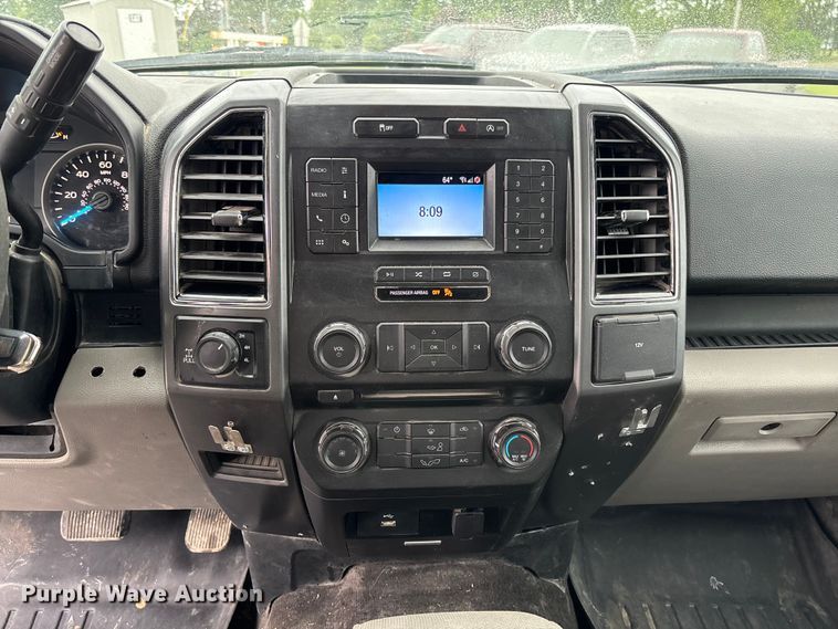 image for item FC5767 2018 Ford F150 XLT Crew Cab pickup truck