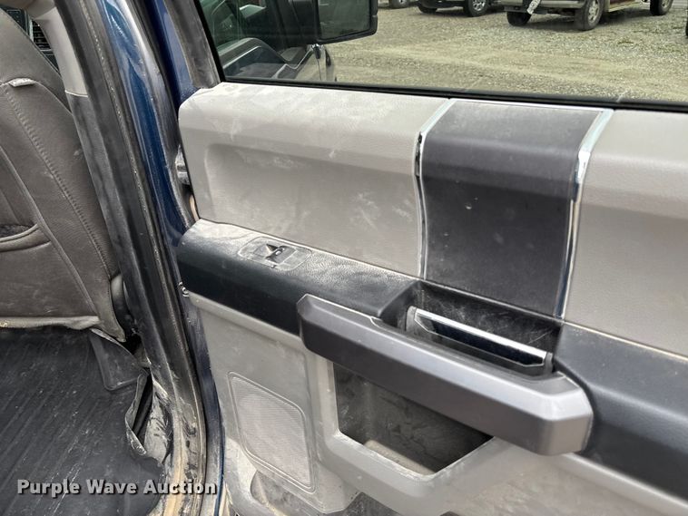 image for item FC5767 2018 Ford F150 XLT Crew Cab pickup truck