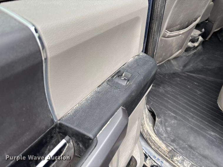 image for item FC5767 2018 Ford F150 XLT Crew Cab pickup truck
