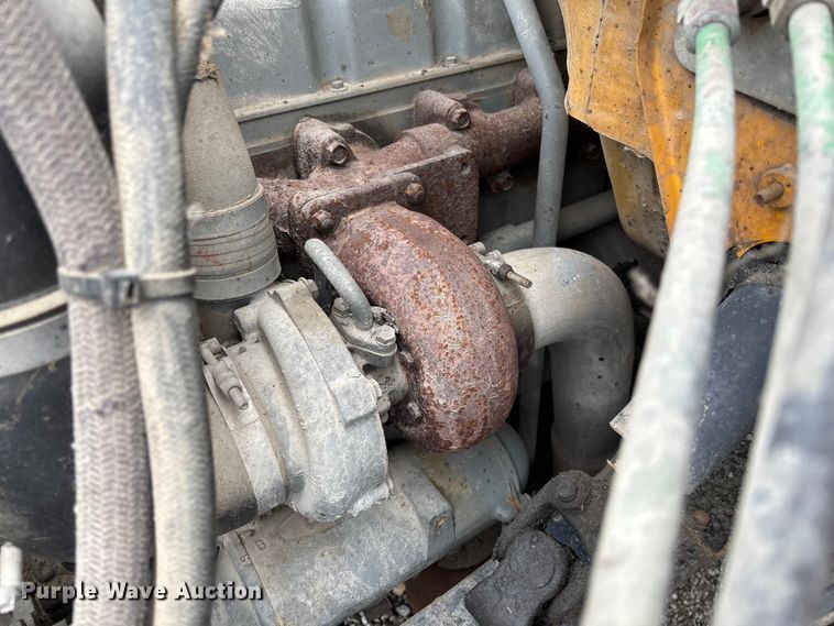 image for item FC5768 1990 Ford F800 oil distributor truck