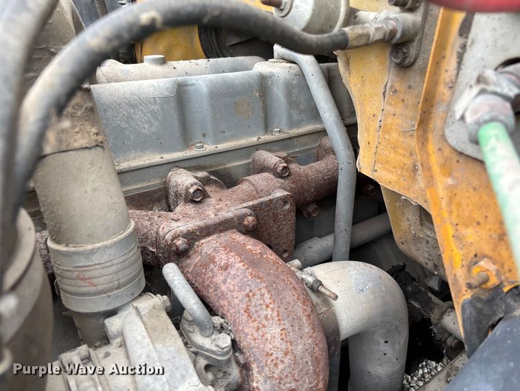 image for item FC5768 1990 Ford F800 oil distributor truck