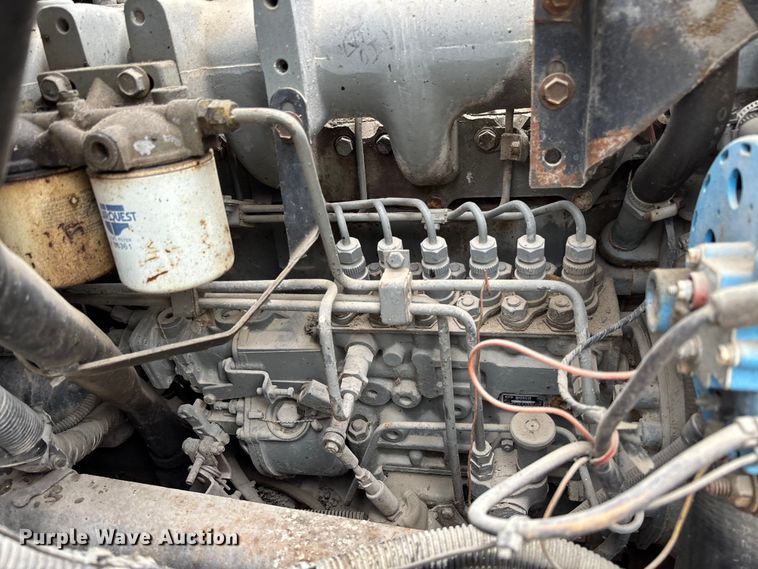 image for item FC5768 1990 Ford F800 oil distributor truck