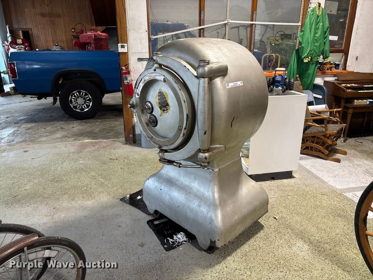 image for item FC5769 Yale safe