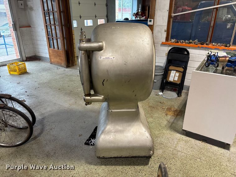 image for item FC5769 Yale safe