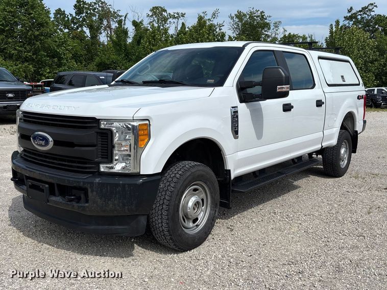 image for item FC5826 2017 Ford F250 Super Duty Crew Cab pickup truck