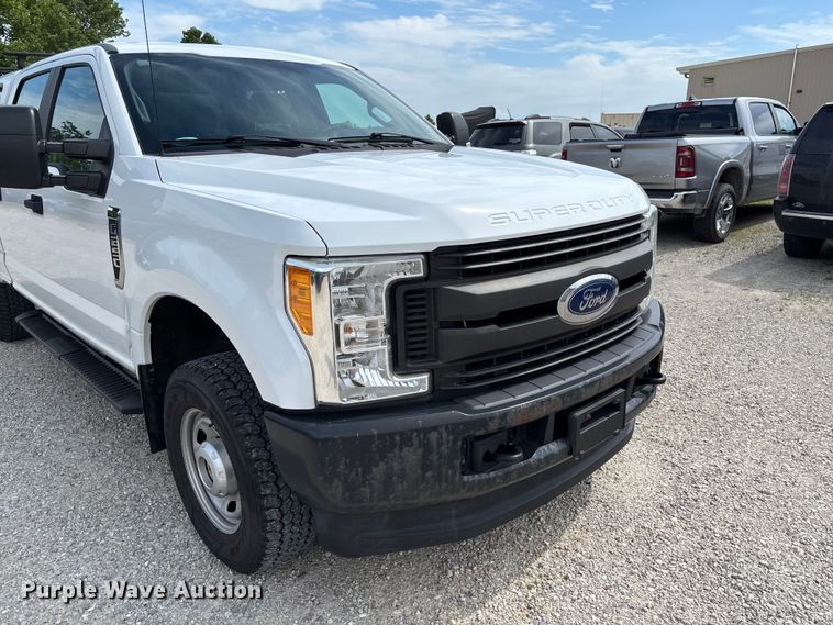 image for item FC5826 2017 Ford F250 Super Duty Crew Cab pickup truck