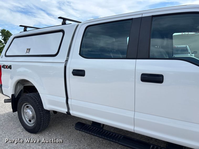 image for item FC5826 2017 Ford F250 Super Duty Crew Cab pickup truck