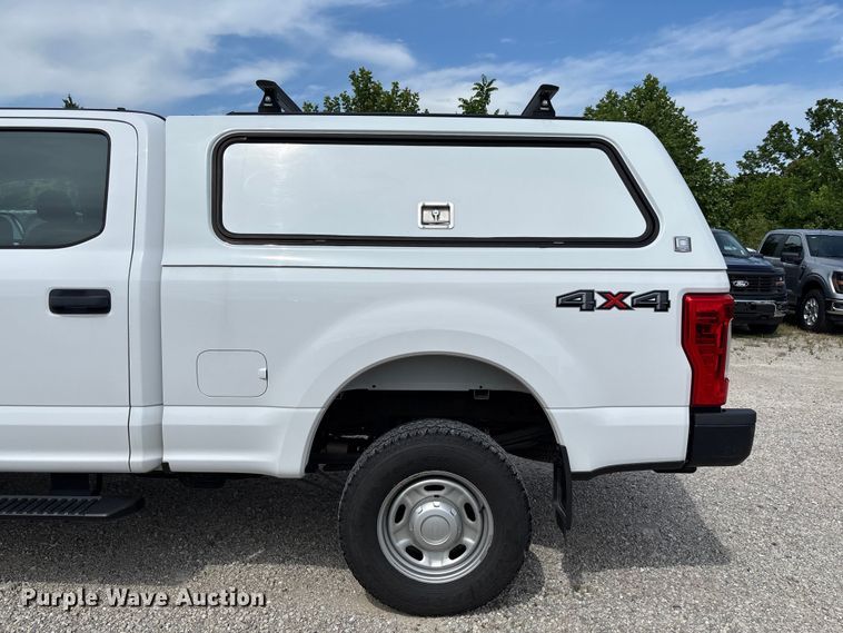 image for item FC5826 2017 Ford F250 Super Duty Crew Cab pickup truck