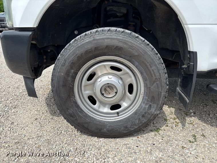 image for item FC5826 2017 Ford F250 Super Duty Crew Cab pickup truck