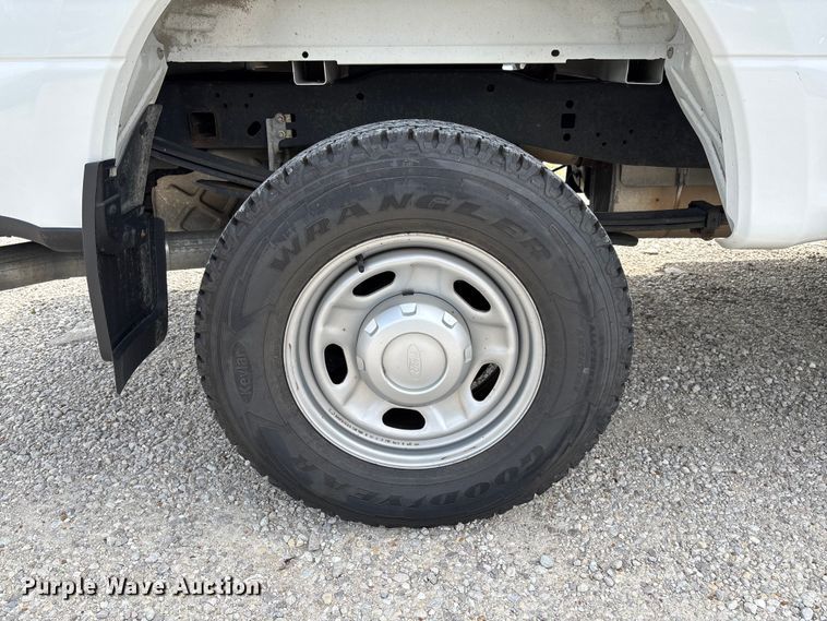 image for item FC5826 2017 Ford F250 Super Duty Crew Cab pickup truck