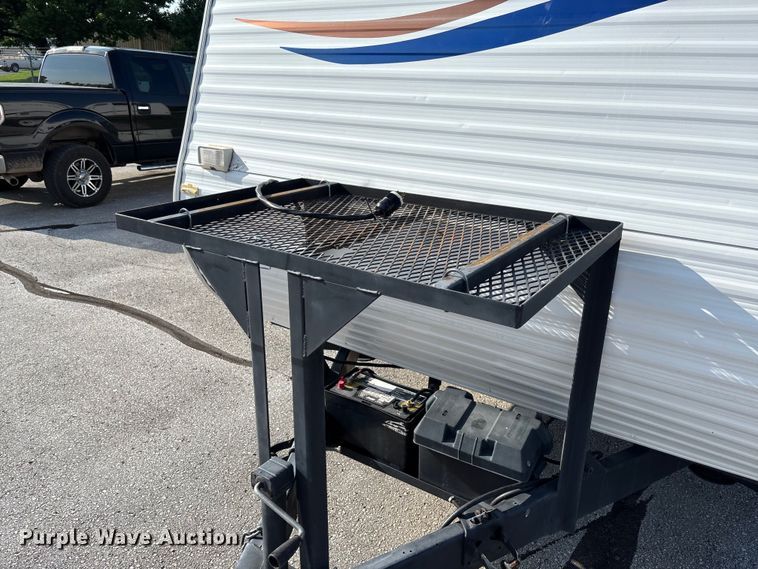 image for item FC5890 2006 Keystone Sprinter camper