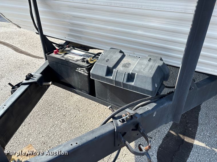 image for item FC5890 2006 Keystone Sprinter camper