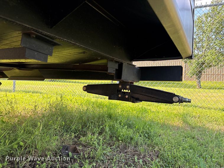 image for item FC5890 2006 Keystone Sprinter camper