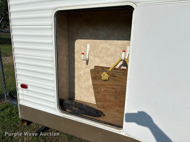 image for item FC5890 2006 Keystone Sprinter camper