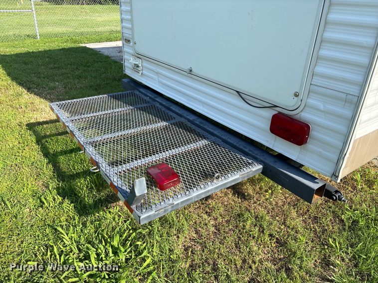 image for item FC5890 2006 Keystone Sprinter camper