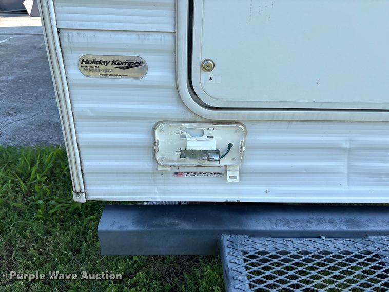 image for item FC5890 2006 Keystone Sprinter camper