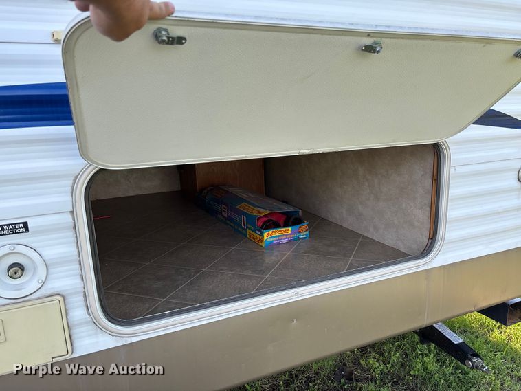 image for item FC5890 2006 Keystone Sprinter camper