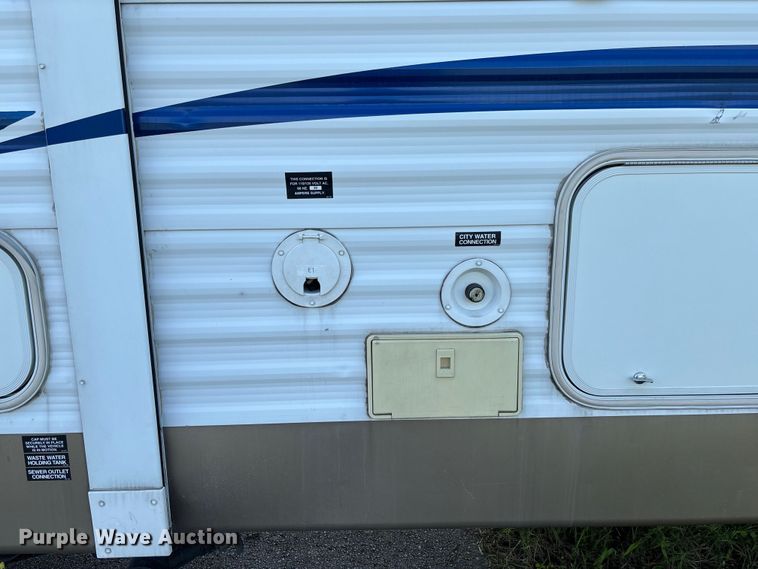 image for item FC5890 2006 Keystone Sprinter camper