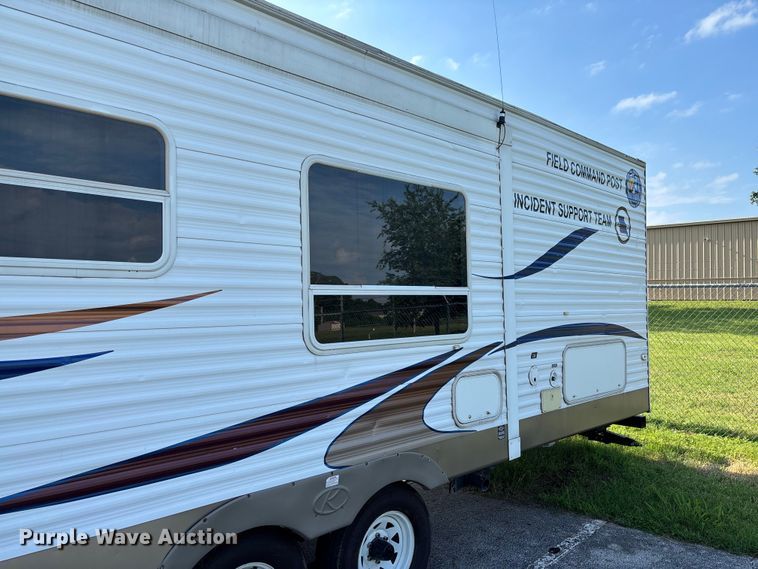image for item FC5890 2006 Keystone Sprinter camper