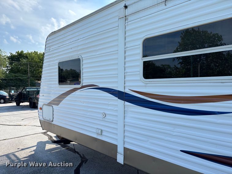 image for item FC5890 2006 Keystone Sprinter camper