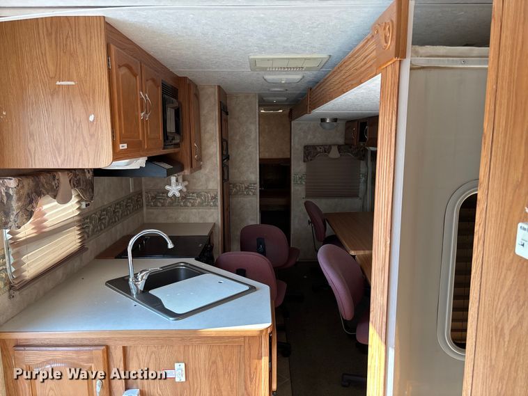 image for item FC5890 2006 Keystone Sprinter camper