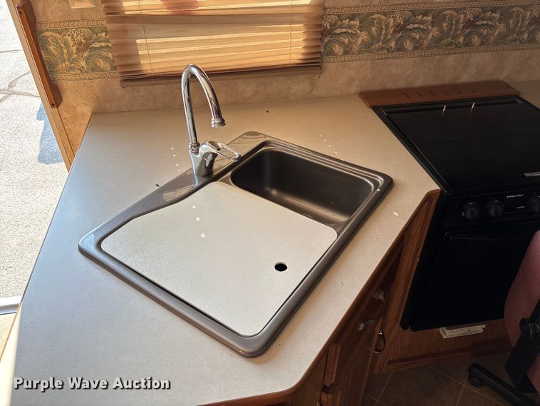 image for item FC5890 2006 Keystone Sprinter camper