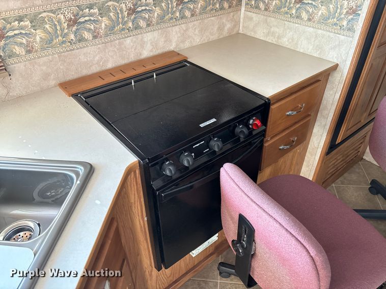 image for item FC5890 2006 Keystone Sprinter camper