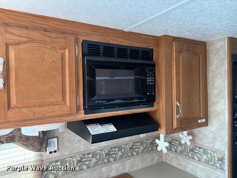 image for item FC5890 2006 Keystone Sprinter camper