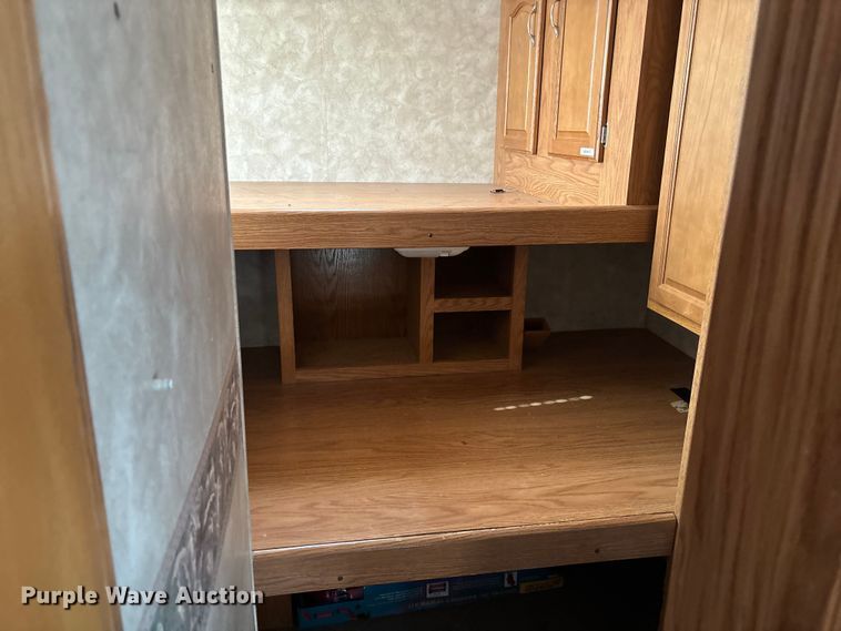 image for item FC5890 2006 Keystone Sprinter camper
