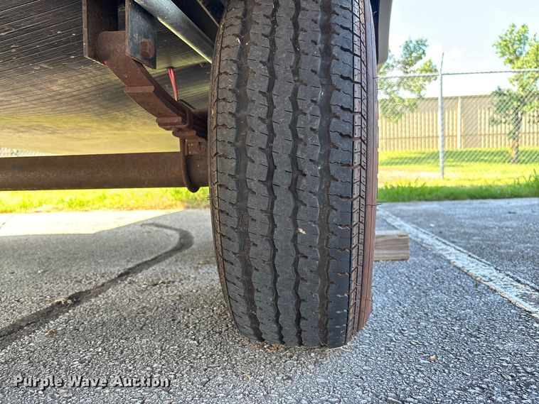 image for item FC5890 2006 Keystone Sprinter camper