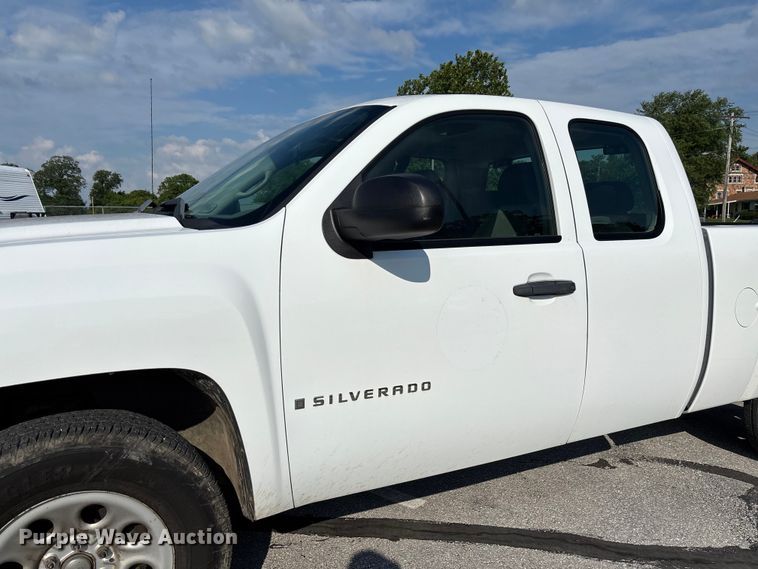 image for item FC5891 2008 Chevrolet Silverado 1500 Ext. Cab pickup truck