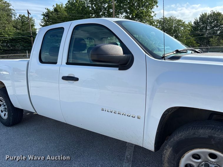 image for item FC5891 2008 Chevrolet Silverado 1500 Ext. Cab pickup truck