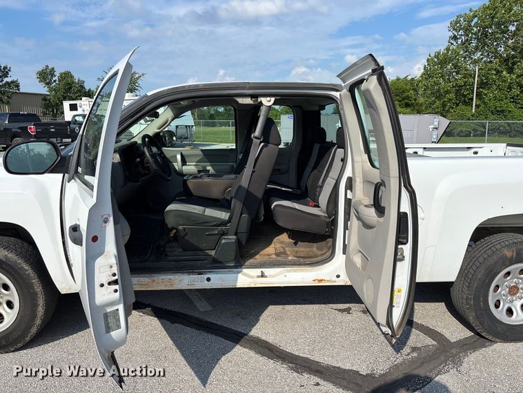 image for item FC5891 2008 Chevrolet Silverado 1500 Ext. Cab pickup truck