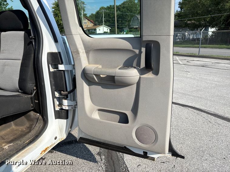image for item FC5891 2008 Chevrolet Silverado 1500 Ext. Cab pickup truck