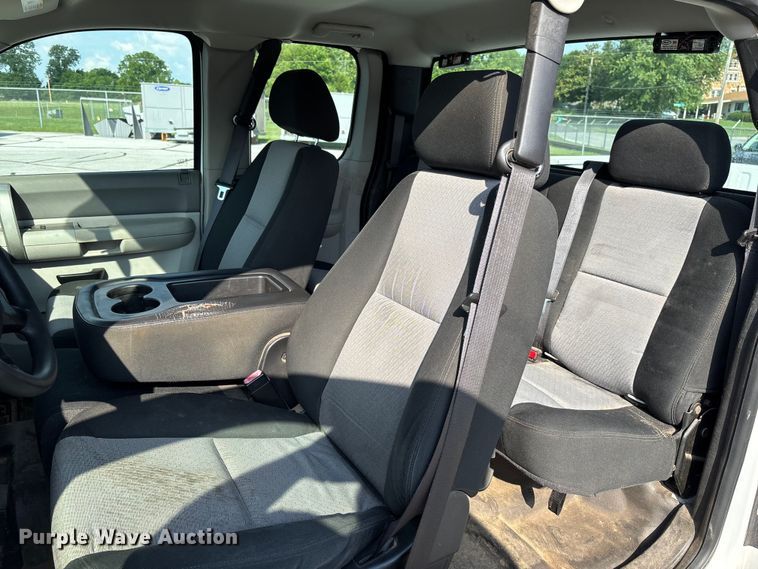 image for item FC5891 2008 Chevrolet Silverado 1500 Ext. Cab pickup truck