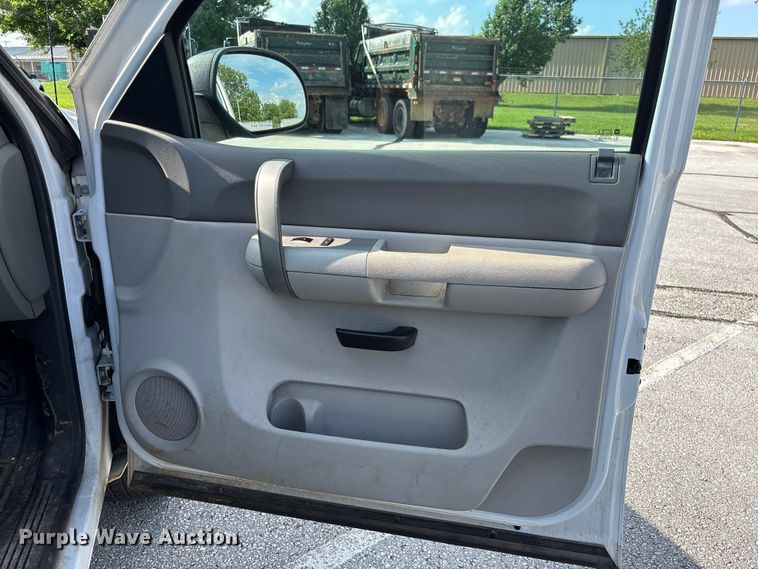 image for item FC5891 2008 Chevrolet Silverado 1500 Ext. Cab pickup truck