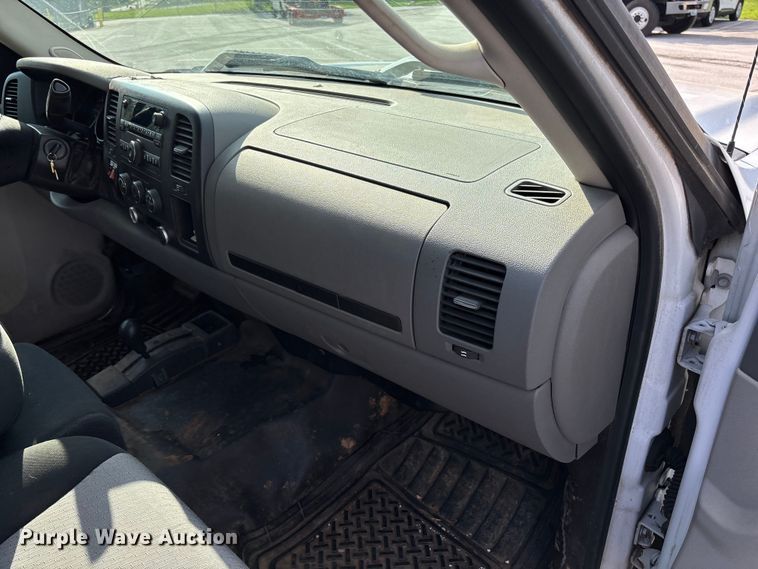 image for item FC5891 2008 Chevrolet Silverado 1500 Ext. Cab pickup truck