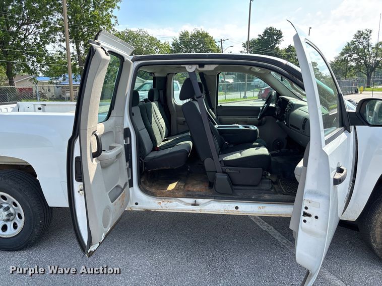 image for item FC5891 2008 Chevrolet Silverado 1500 Ext. Cab pickup truck