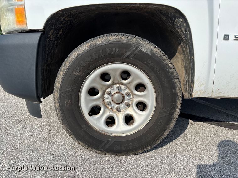 image for item FC5891 2008 Chevrolet Silverado 1500 Ext. Cab pickup truck