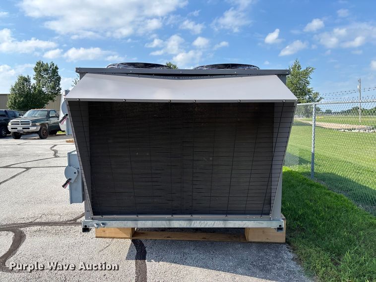 image for item FC5892 2021 Carrier 48A2E030CDG641GG HVAC unit