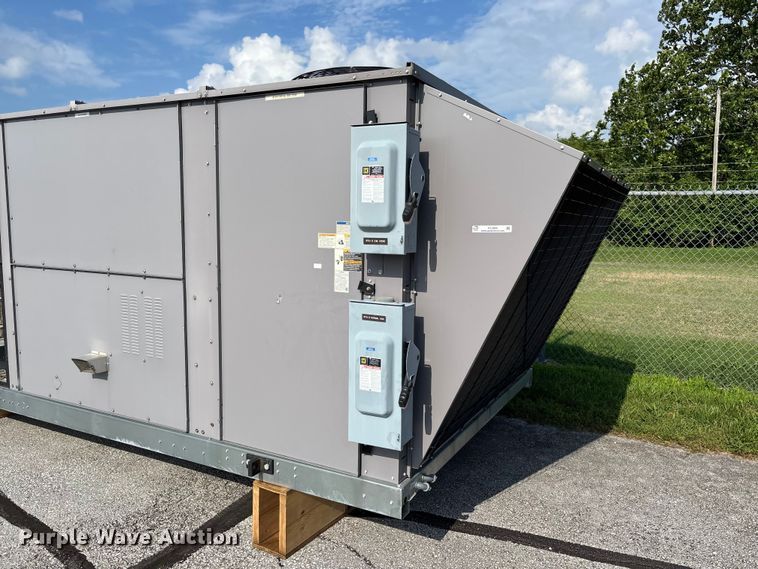 image for item FC5892 2021 Carrier 48A2E030CDG641GG HVAC unit